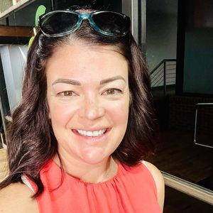 Meet your Posher, Holly